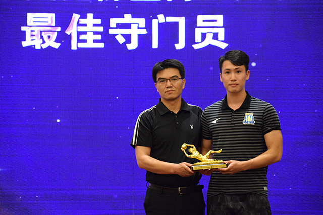 罗切斯特18+10天津加时险胜北京 上海力克山东