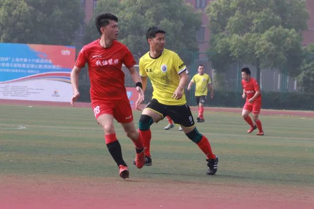 阿诺德坚持要35万镑周薪，利物浦提供合同25万镑